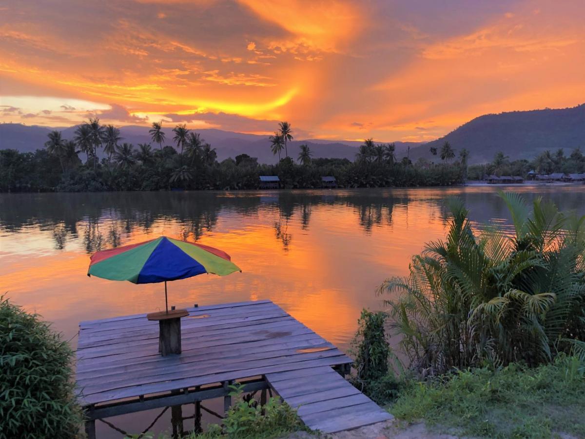 Green Mango Bungalows Kampot Exteriör bild